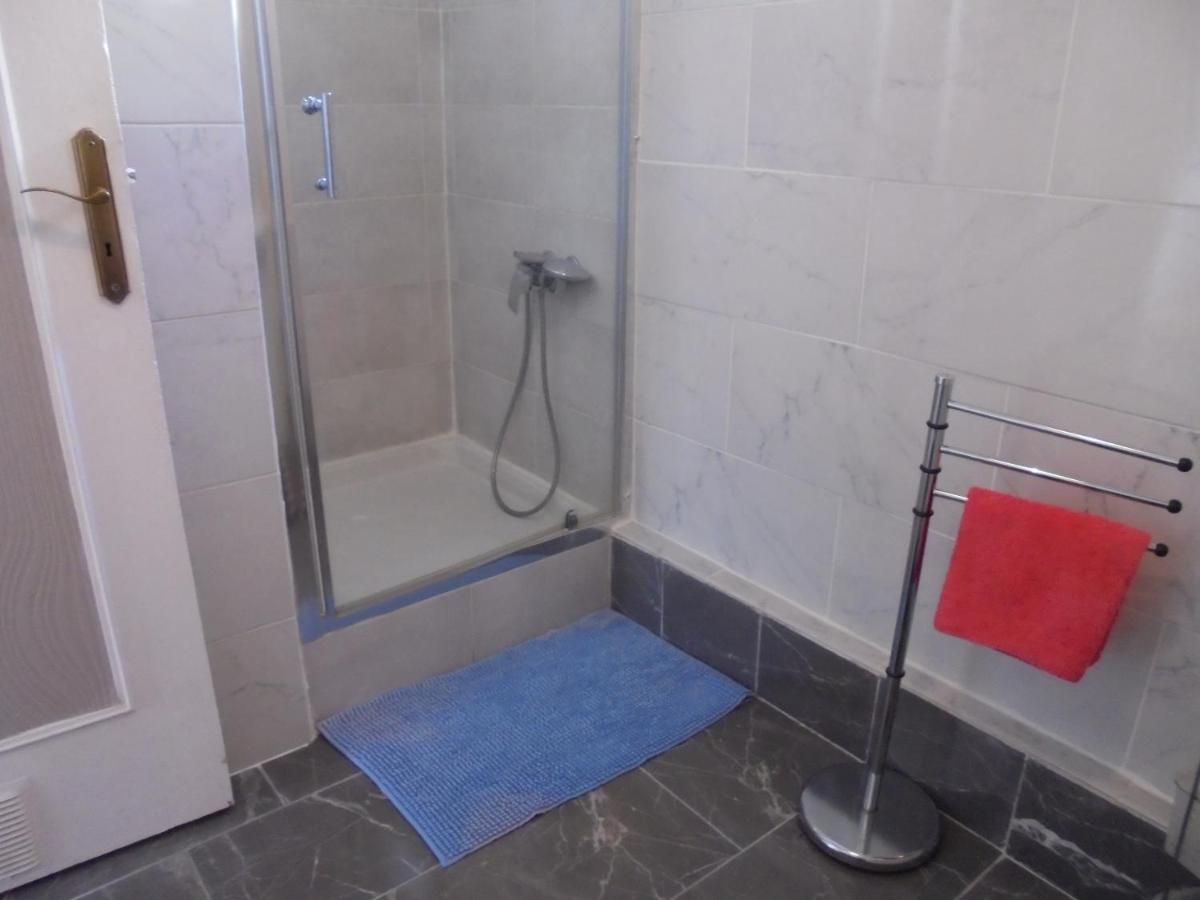 Confort,gare Tgv ,wifi,climatisation, Parking,pt Dejeuner Accommodatie bij particulieren